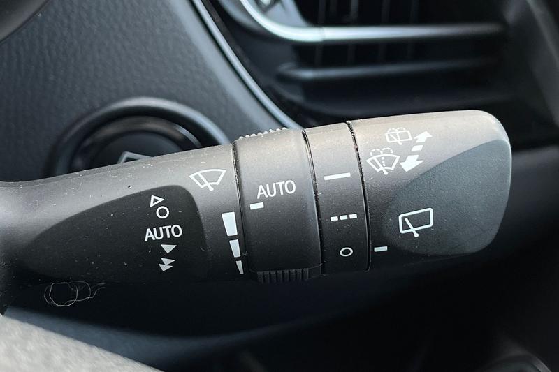 Used Toyota C-HR 2022 for sale - 77198996: Photo 15