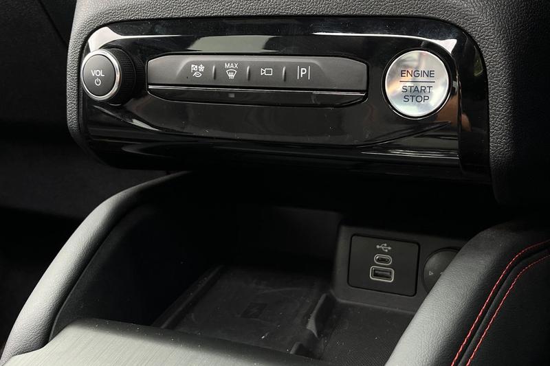 Used Ford Kuga 2024 for sale - 76023292: Photo 33