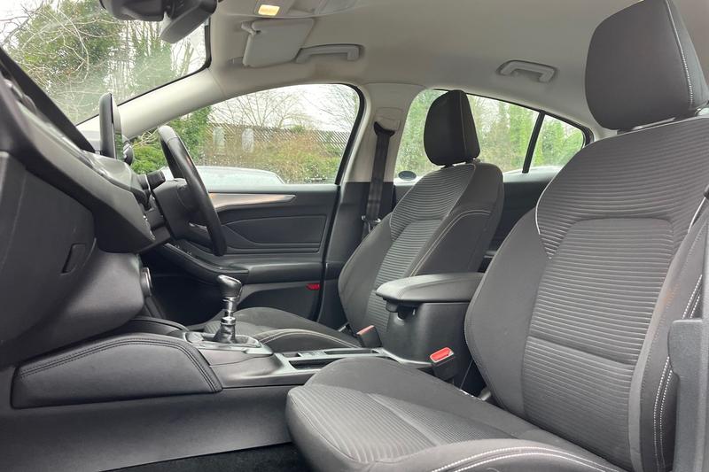 Used Ford Focus 2018 for sale - 77064044: Photo 19