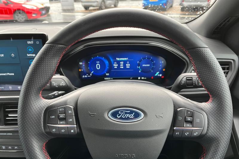 Used Ford Focus 2022 for sale - 76957154: Photo 12