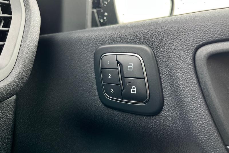 Used Ford Kuga 2025 for sale - 77848639: Photo 37