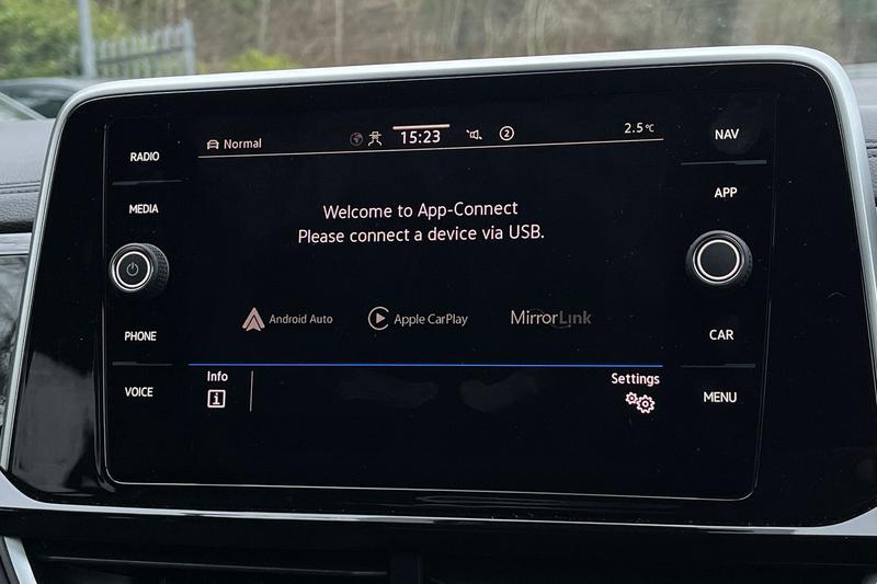 Used Volkswagen T-Roc 2022 for sale - 77157476: Photo 25