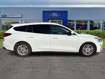 Used Ford Focus 2018 for sale - 76046622: Photo 3