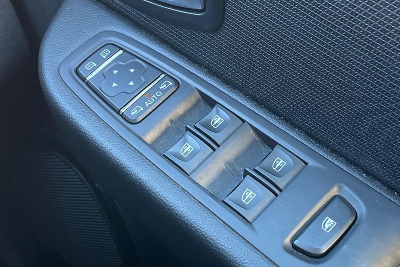 Used Renault Clio 2017 for sale - 76631385: Photo 16