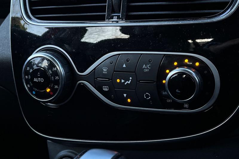 Used Renault Clio 2017 for sale - 76631385: Photo 30