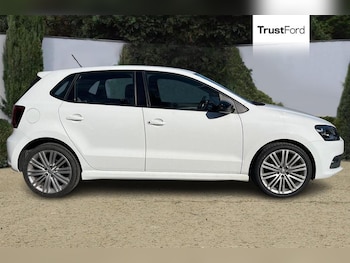 Used Volkswagen Polo 2016 for sale - 77941443: Photo