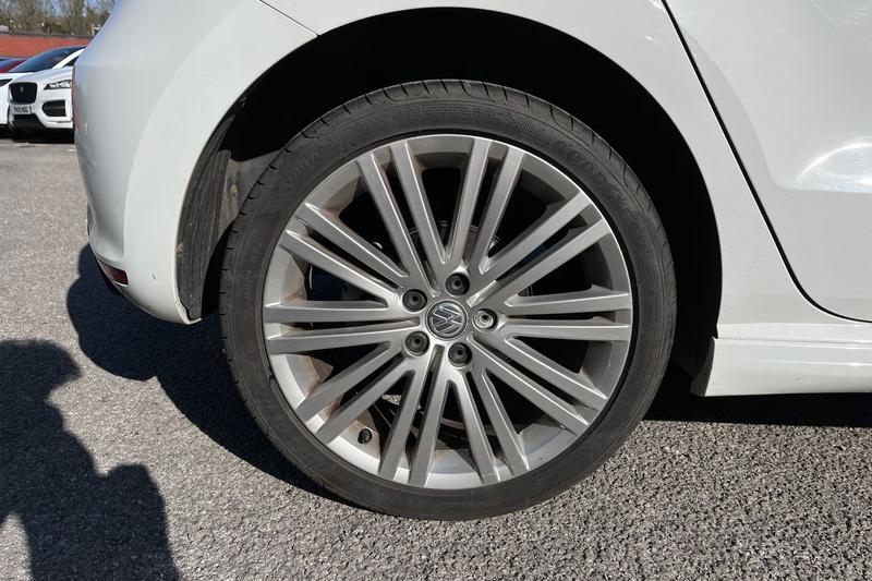 Used Volkswagen Polo 2016 for sale - 77941443: Photo 8