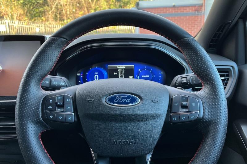 Used Ford Focus 2022 for sale - 76703253: Photo 12