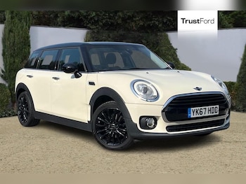 2017 - 1.5 Cooper 6dr [Chili Pack] HEATED SEATS, CHILI PACK, REAR PARKING AID, SAT 6-Door