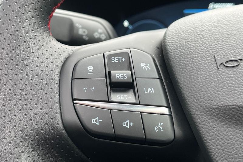 Used Ford Kuga 2025 for sale - 76716367: Photo 36