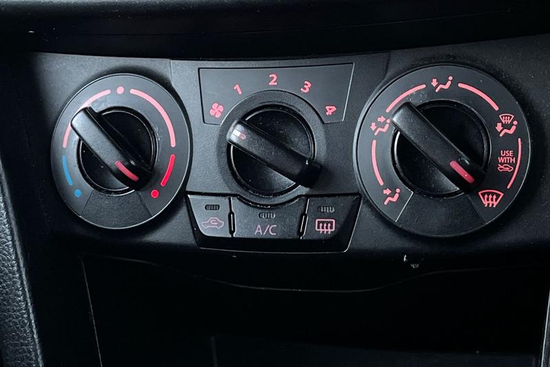 Used Suzuki Swift 2016 for sale - 76767098: Photo 28