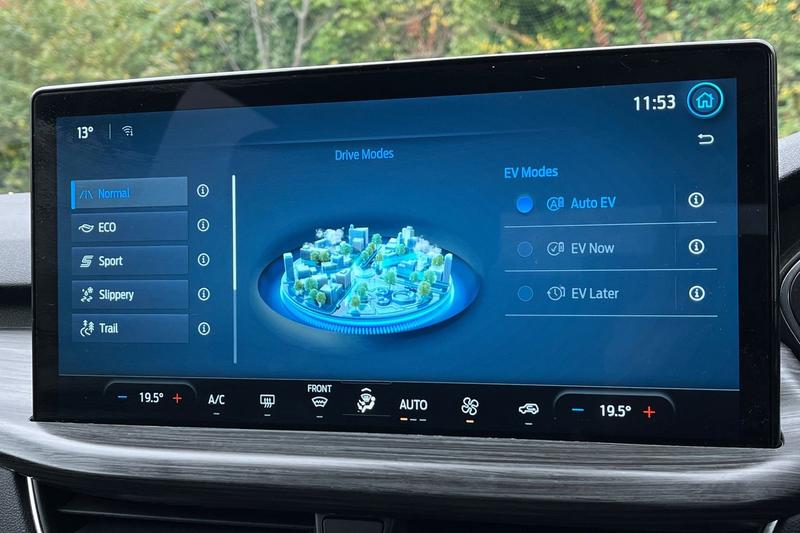 Used Ford Kuga 2025 for sale - 76772743: Photo 29