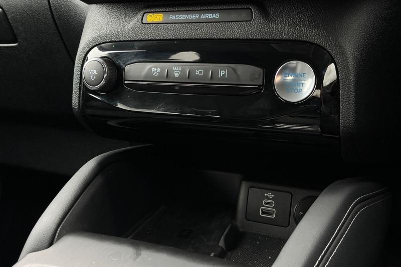 Used Ford Kuga 2025 for sale - 76772743: Photo 32