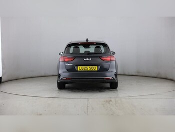 Used Kia Ceed 2025 for sale - 77048092: Photo