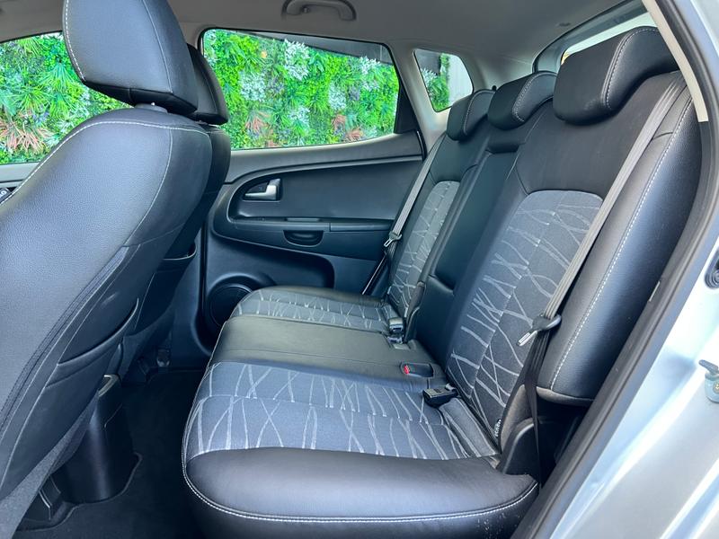 Used Kia Venga 2015 for sale - 76400244: Photo 4