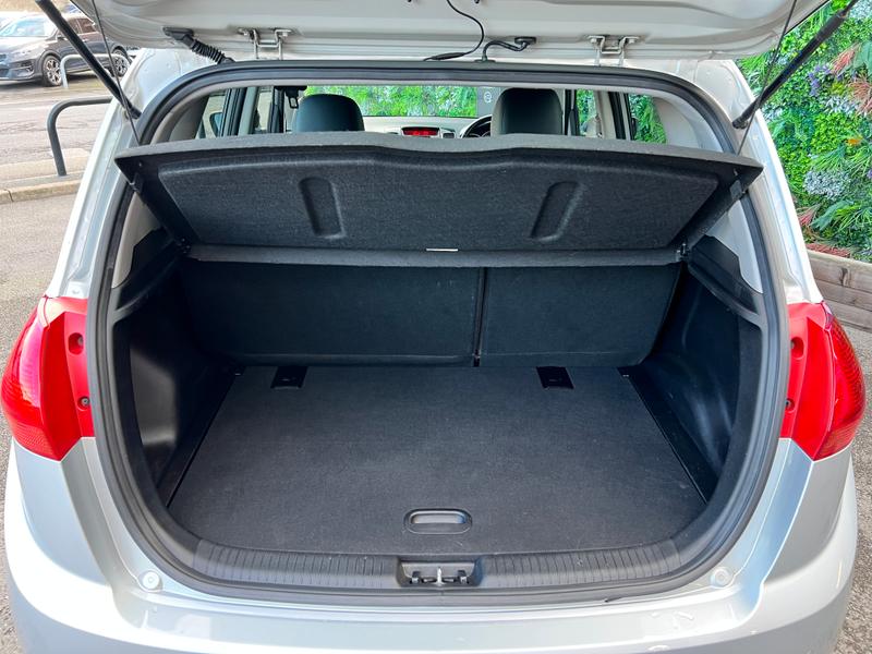 Used Kia Venga 2015 for sale - 76400244: Photo 5