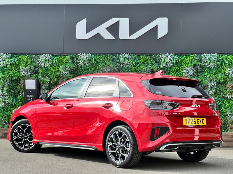 Used Kia Ceed 2025 for sale - 76400259: Photo 2