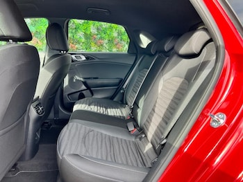 Used Kia Ceed 2025 for sale - 76400259: Photo