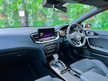 Used Kia Ceed 2025 for sale - 76400228: Photo