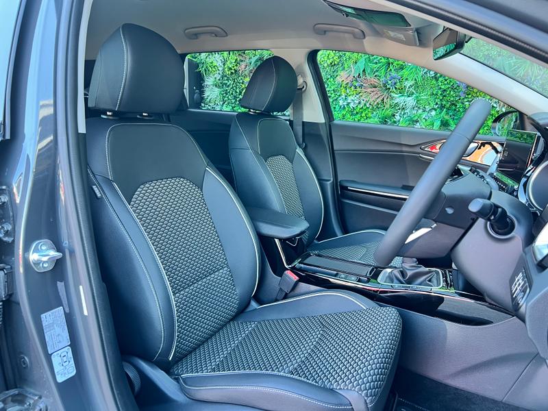 Used Kia Ceed 2025 for sale - 76400210: Photo 11