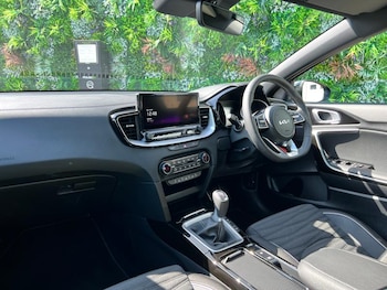 Used Kia Ceed 2025 for sale - 76400199: Photo