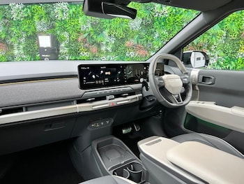 Used Kia EV3 2025 for sale - 77048081: Photo