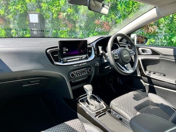 Used Kia Ceed 2025 for sale - 76400241: Photo