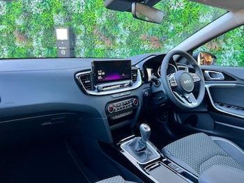 Used Kia Ceed 2025 for sale - 77192977: Photo