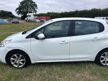 Used Peugeot 208 2014 for sale - 79180672: Photo