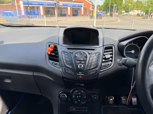 Used Ford Fiesta 2017 for sale - 74631338: Photo 31