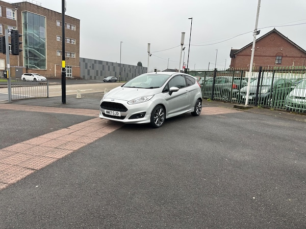 Used Ford Fiesta 2017 for sale - 74654055: Photo 11
