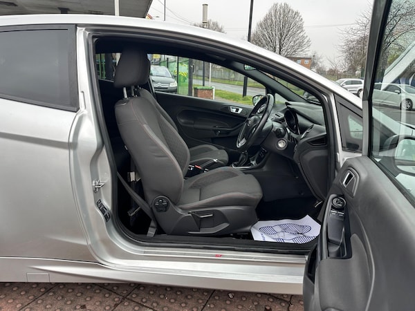 Used Ford Fiesta 2017 for sale - 74654055: Photo 19