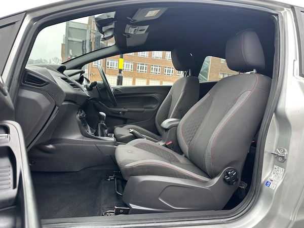 Used Ford Fiesta 2017 for sale - 74654055: Photo 26