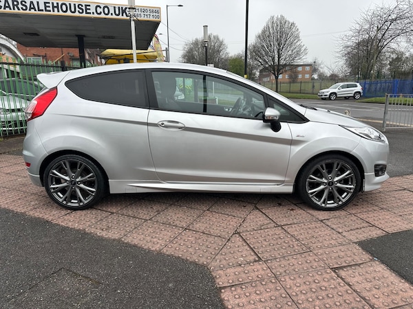 Used Ford Fiesta 2017 for sale - 74654055: Photo 3
