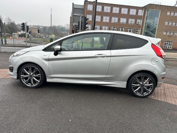Used Ford Fiesta 2017 for sale - 74654055: Photo 8