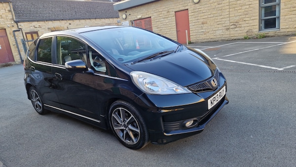 Used Honda Jazz 2013 for sale - 76068024: Photo 1