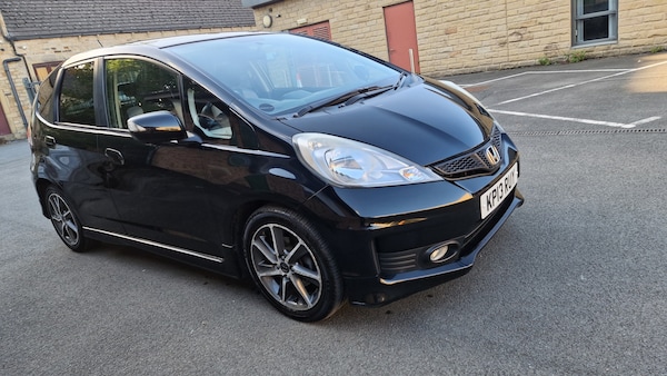 Used Honda Jazz 2013 for sale - 76068024: Photo 2