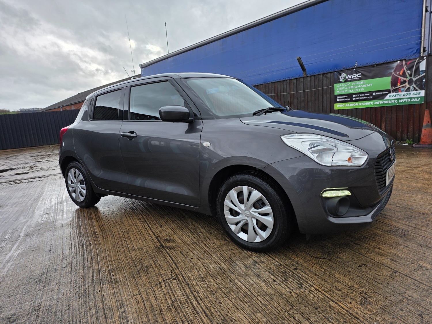 Used Suzuki Swift 2020 for sale - 76882003: Photo 3