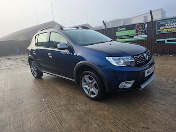 Used Dacia Sandero Stepway 2017 for sale - 77352179: Photo