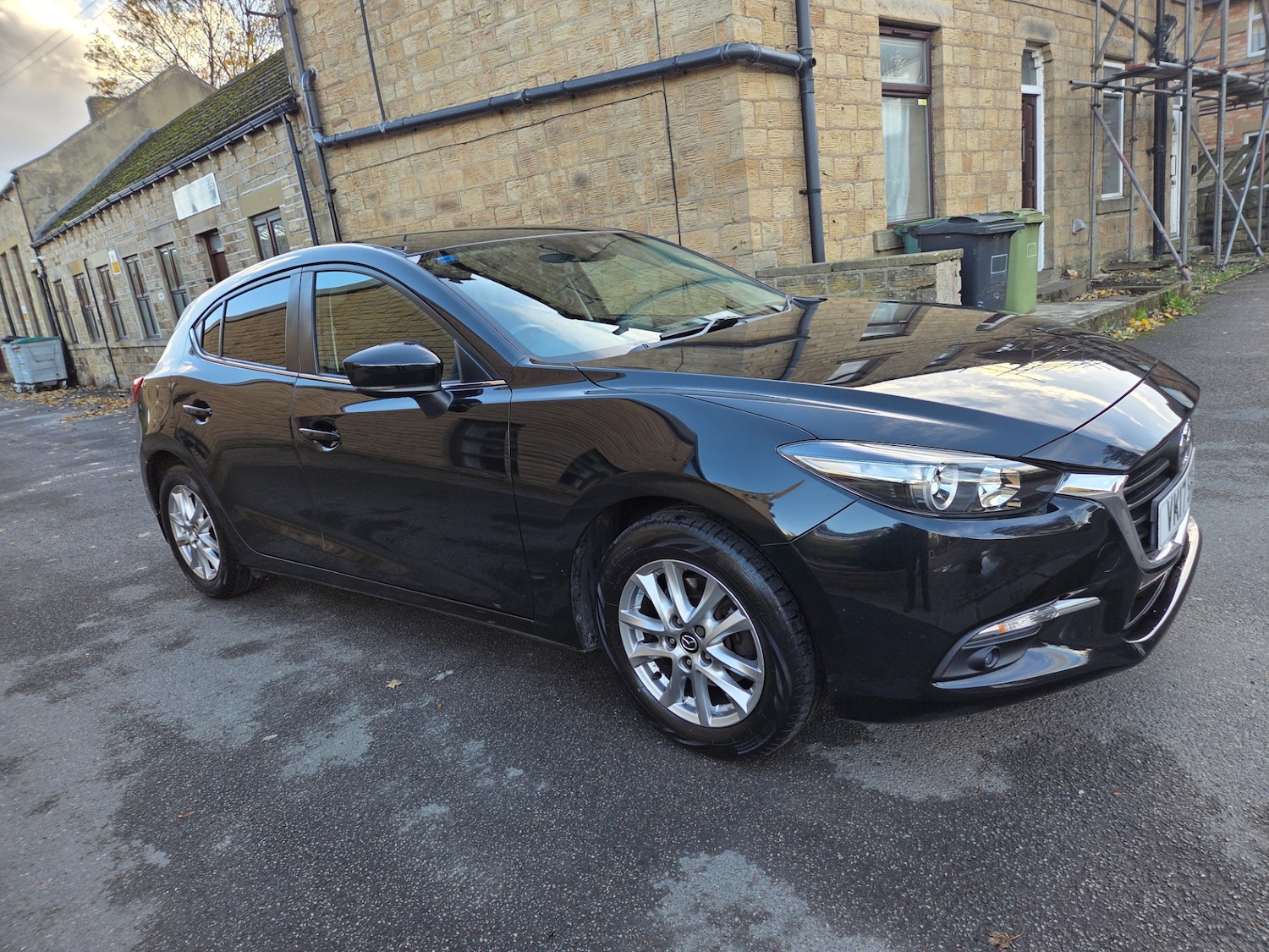 Used Mazda Mazda3 2017 for sale - 76455729: Photo 2