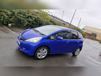Used Honda Jazz 2013 for sale - 76064853: Photo 2