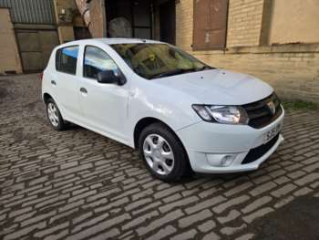 Used Dacia Sandero 2015 for sale - 74005388: Photo