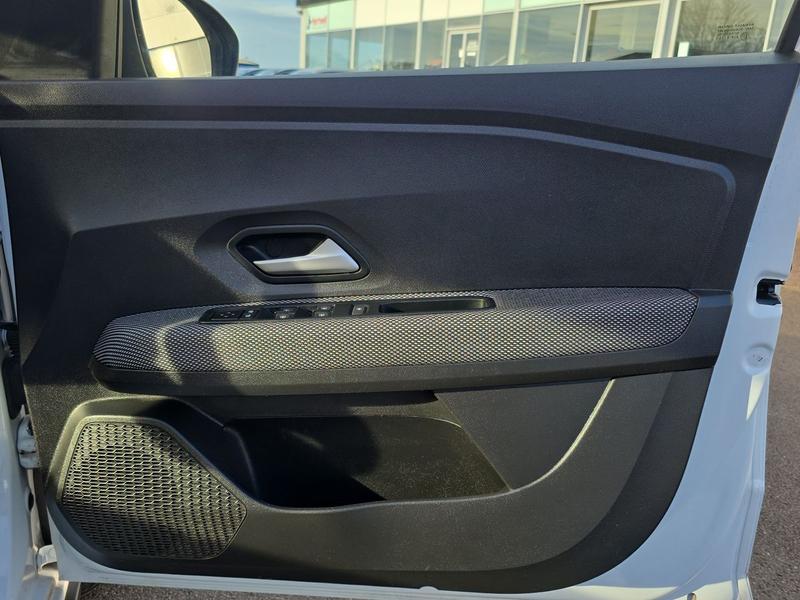 Used Dacia Jogger 2023 for sale - 76797105: Photo 31