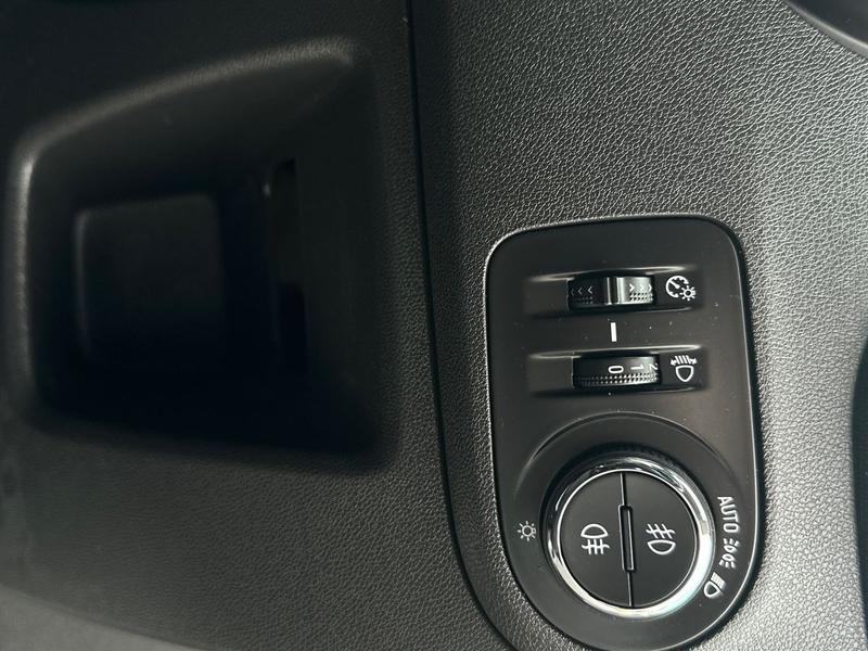 Used Vauxhall Crossland X 2018 for sale - 76690856: Photo 32