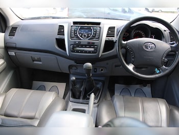Used Toyota Hilux 2010 for sale - 79387451: Photo