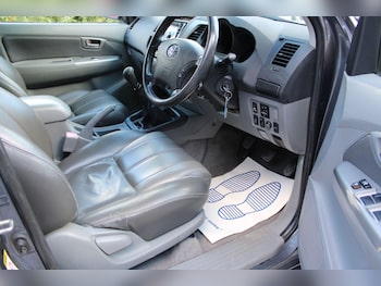Used Toyota Hilux 2010 for sale - 79387451: Photo