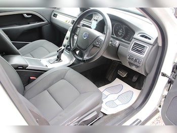 Used Volvo V70 2013 for sale - 79540647: Photo