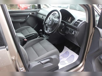 Used Volkswagen Touran 2012 for sale - 78868140: Photo