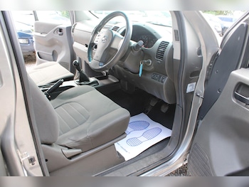 Used Nissan Navara 2015 for sale - 79533185: Photo
