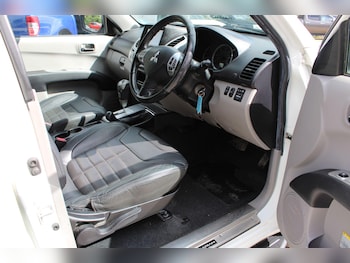 Used Mitsubishi L200 2010 for sale - 79316395: Photo